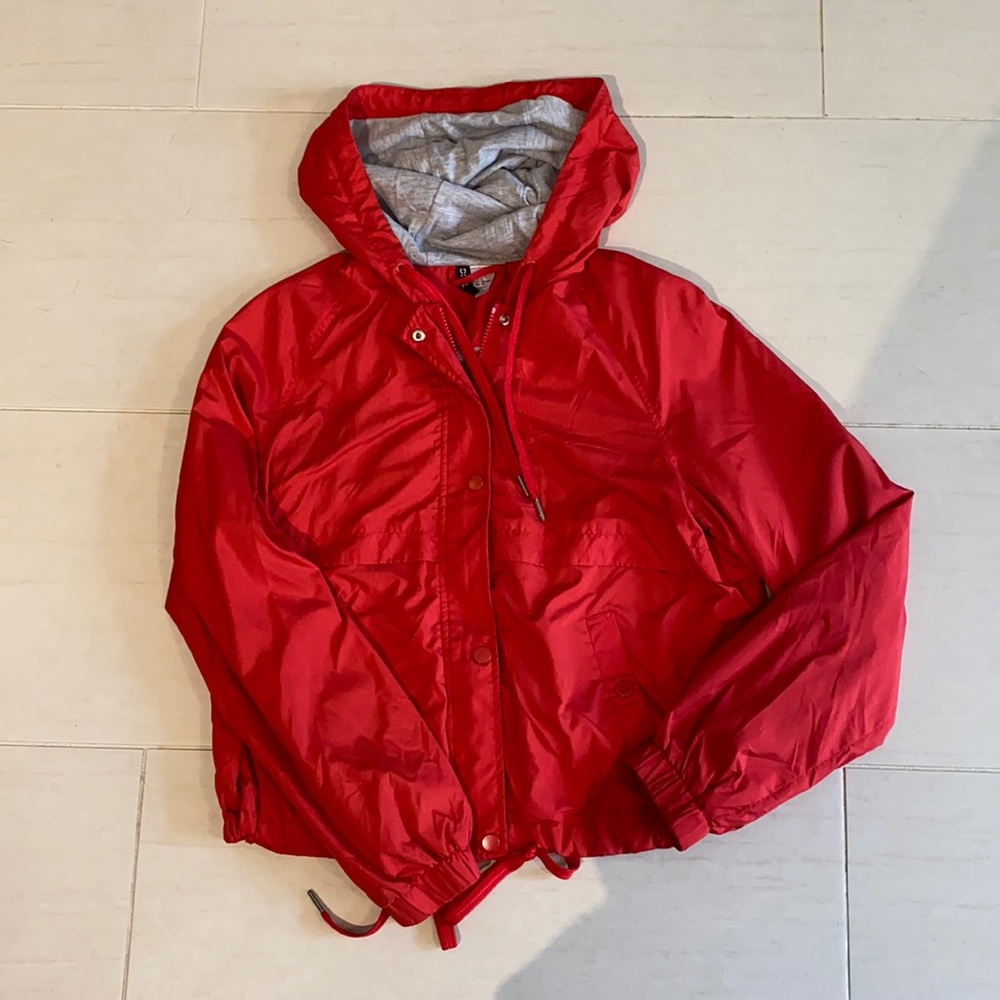Divided wind breaker.